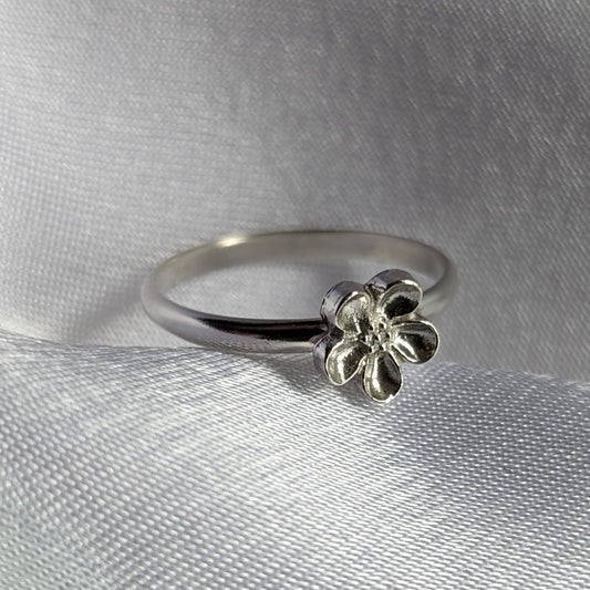 Flower Silver Ring, size 6.5usd