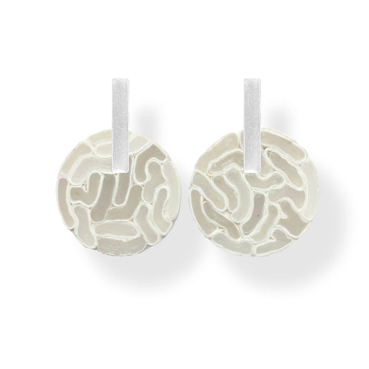 Static earrings, medium size disc -  White - Idyllika